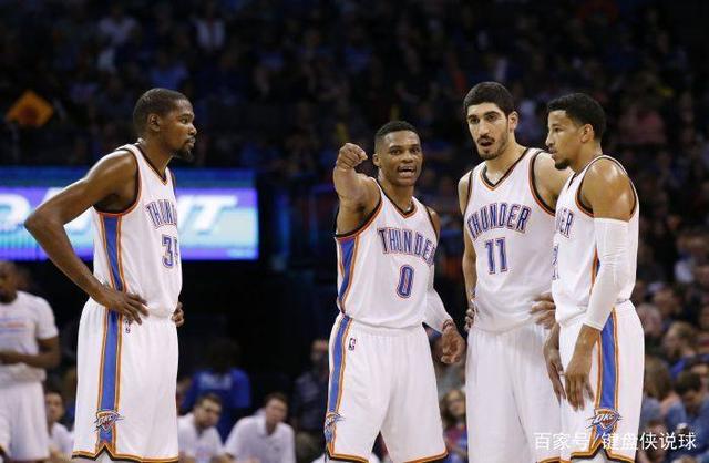 欧文突破防守造成杀伤球成功（欧文强突防线制造杀伤并得手）