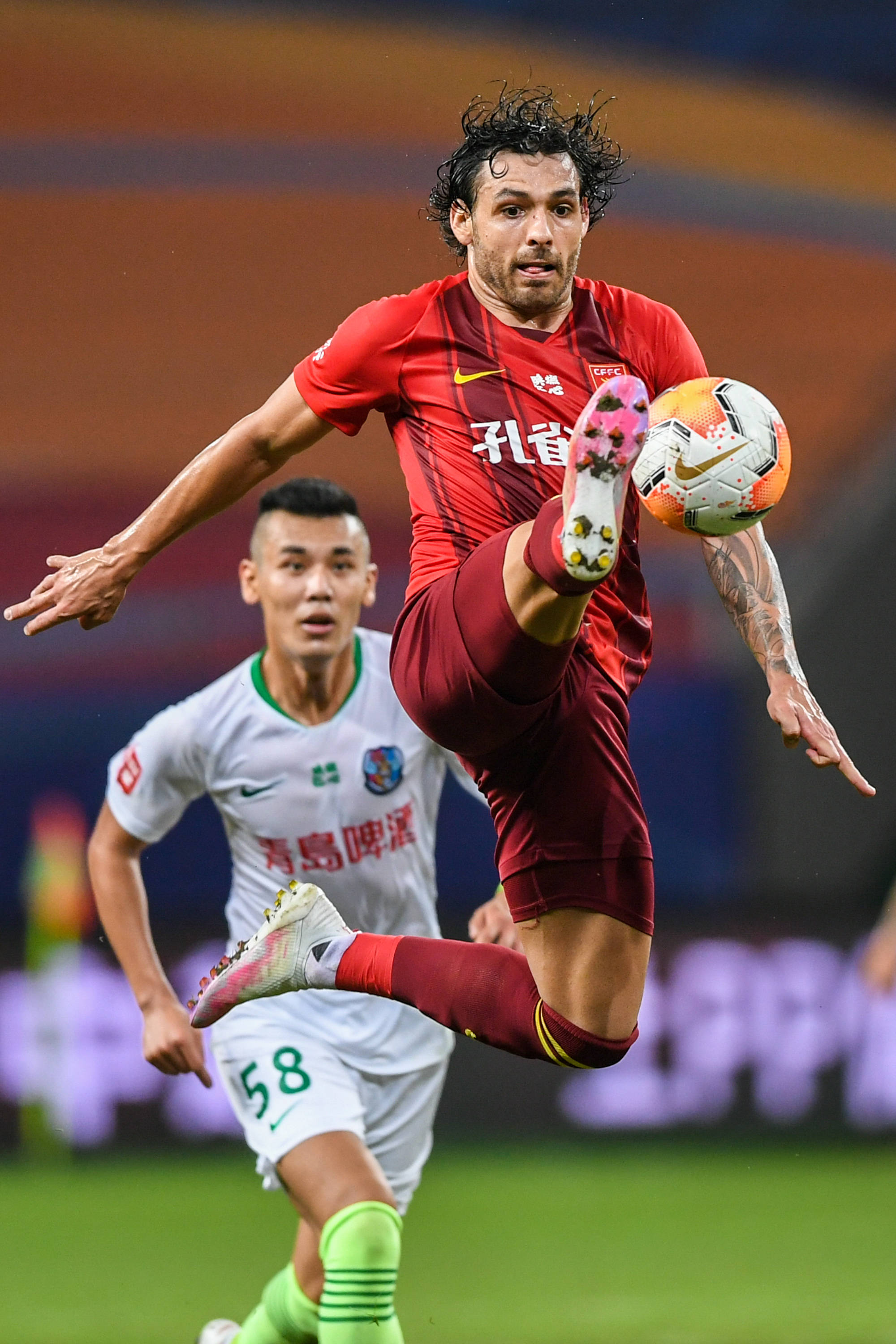 埃芬博格：拜仁前场三人能给卡尔空间，把他与梅西相比没好处（埃芬博格：拜仁锋线三人组能为卡尔创造空间，与梅西对比毫无裨益）