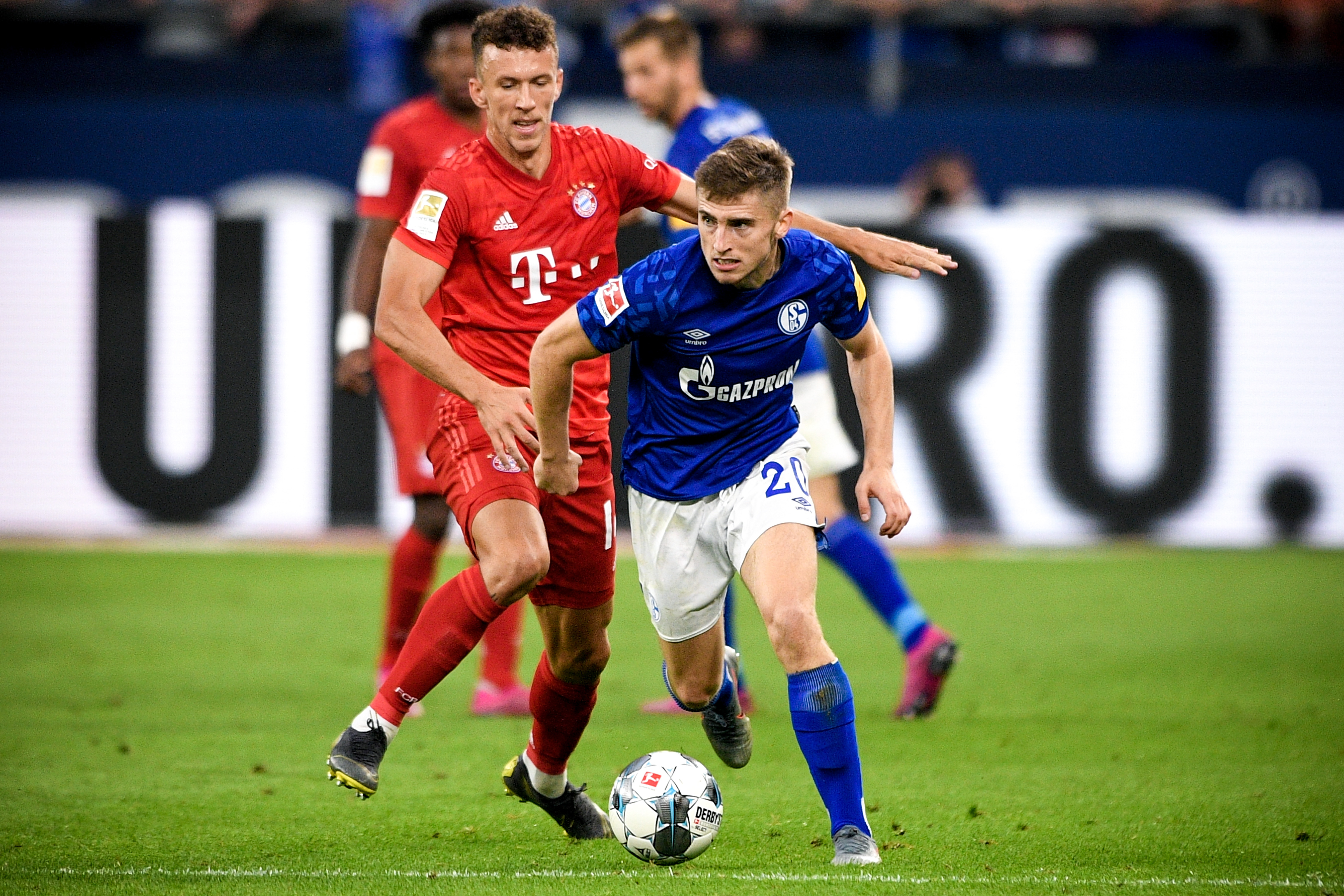 米体：罗马想冬窗租借齐尔克泽，若晋级欧冠会自动触发买断（米体：罗马计划冬窗先租齐尔克泽，若打进欧冠将自动买断）