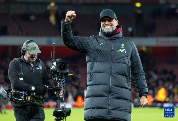 霍芬海姆3-0大胜奥格斯堡，布格尔传射，巴祖马纳-杜尔建功（霍芬海姆3-0零封奥格斯堡：布格尔传射立功，巴祖马纳-杜尔破门）