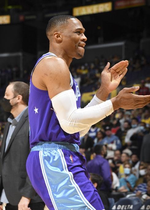 多位德国前国脚：纳帅不必施压，德国需要真正的领袖挺身而出（多位德国前国脚：无需苛责纳帅，德国更需真正领袖挺身而出）