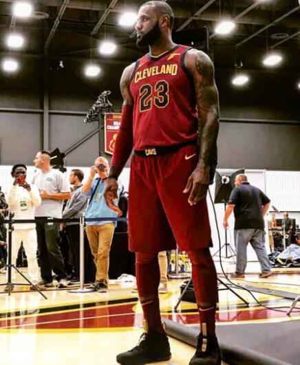 圣保罗官方：奥斯卡被确诊为迷走神经性晕厥，目前情况稳定（圣保罗通报：奥斯卡确诊迷走神经性晕厥，状态已稳定）