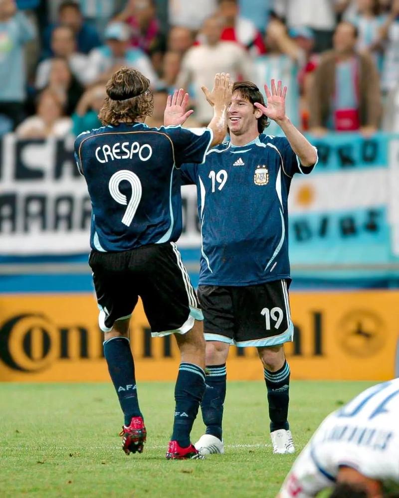 安迪-科尔：想要在曼联取得成功，你得有强硬的心态（安迪-科尔：若想在曼联站稳脚跟，强硬心态不可或缺）