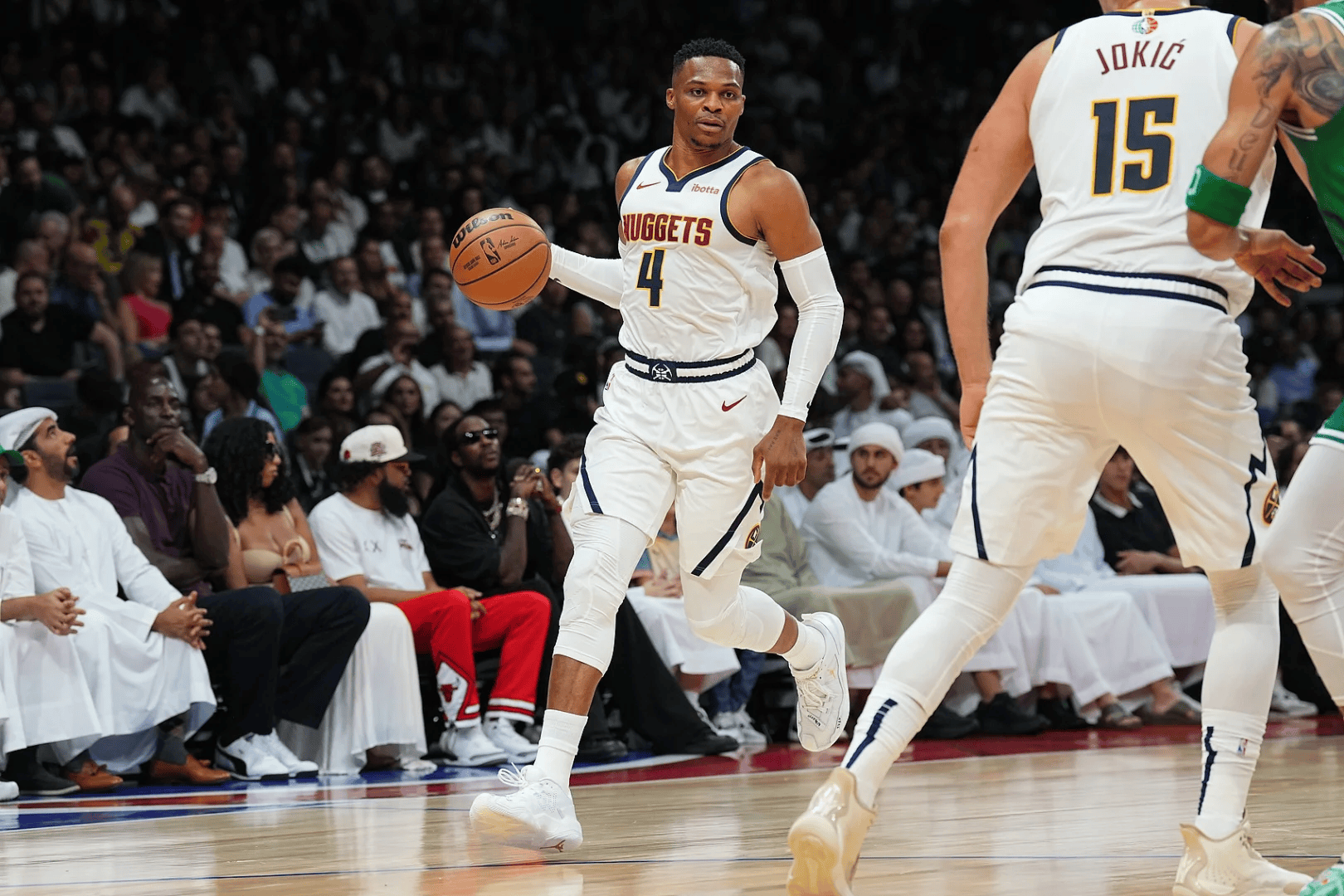 阿布扎比F1一练综述：诺里斯夺冠，维斯塔潘紧随其后，勒克莱尔居第三（阿布扎比F1一练回顾：诺里斯最快，维斯塔潘紧追其后，勒克莱尔第三）