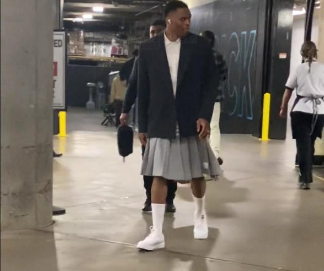 赫拉德-马丁：客战国米是生涯最佳比赛；选18号是因为阿尔巴（赫拉德-马丁：客场战国米堪称生涯代表作；穿18号为致敬阿尔巴）