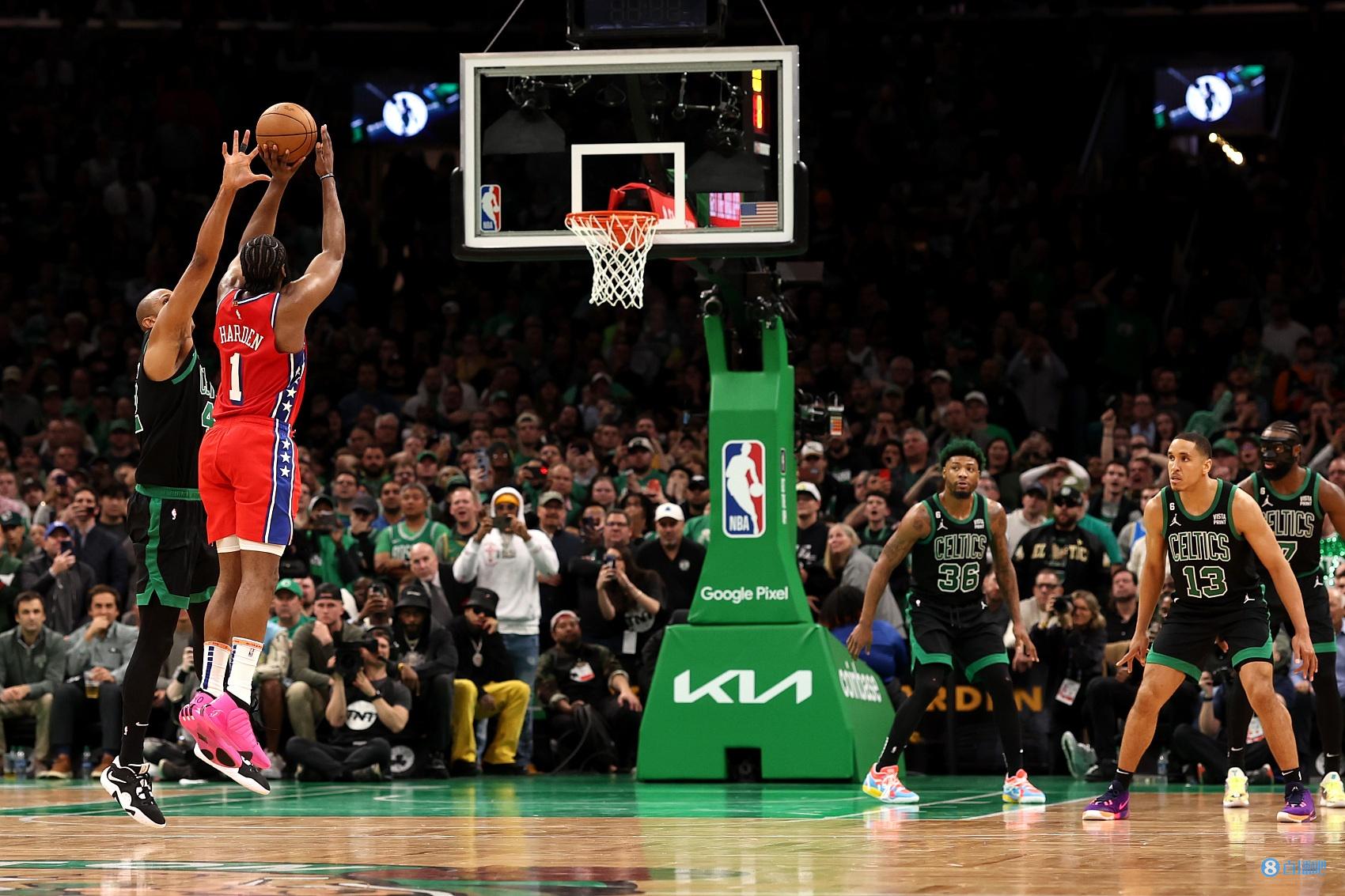 找回状态！爱德华兹半场10中7轰21分（手感回暖！爱德华兹半场10投7中砍下21分）