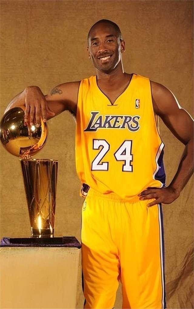 沙拉维谈续约：我们还得再谈谈，看看接下来会发生什么（沙拉维谈续约：仍需进一步沟通，静待下一步进展）