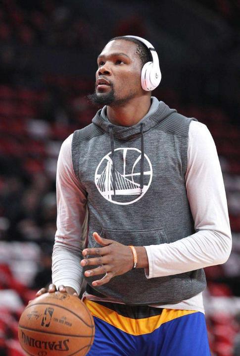 博斯：瑟洛特让球队难以应对；比赛前30分钟属于埃因霍温（博斯：瑟洛特太难缠；开场30分钟PSV占据主动）