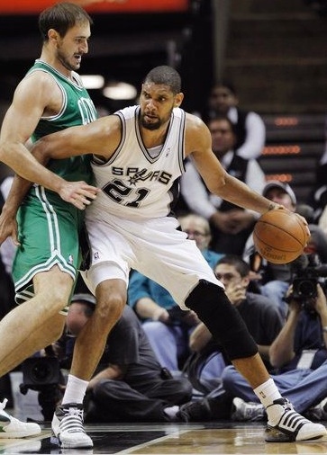 2-0！上海申花爆发，决战日本豪门，取胜=出线，6外援驰援，替海港复仇（申花2-0展现火力，决战日本豪强，赢球即晋级，6外援压阵，替海港雪耻）